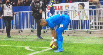 巴西足协官方：加布里埃尔右大腿肌肉损伤，退出本期集训（巴西足协通报：加布里埃尔右大腿肌肉受伤，已从本期集训名单中撤出）