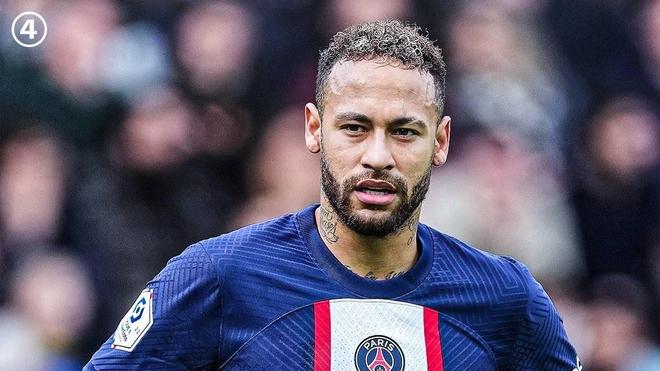 过去9次英超圣诞榜首5次最终夺冠，其余4次均是曼城逆袭（近9次英超圣诞榜首仅5次守住冠军，其余4次皆被曼城逆袭夺冠）