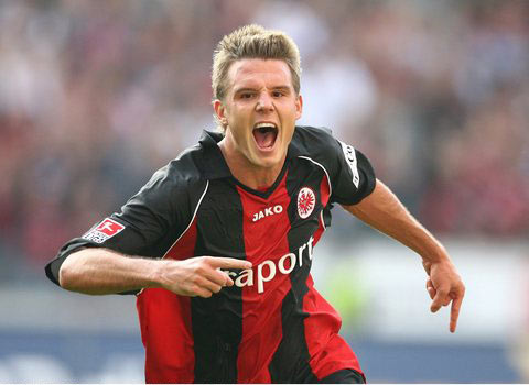 奥巴梅扬：当年我从巴萨去切尔西是一个巨大的错误（奥巴梅扬懊悔：离开巴萨转投切尔西是我职业生涯的重大失误）