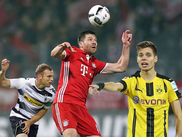 登贝莱包揽2025两大个人荣誉，90后首位金球奖+年度最佳（登贝莱横扫2025双料个人大奖，成90后首位金球得主并加冕年度最佳）