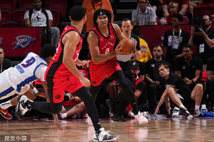 进攻受阻！灰熊半场无人得分上双，三分命中率仅为13.3%（灰熊半场哑火：无一人得分上双，三分仅13.3%）