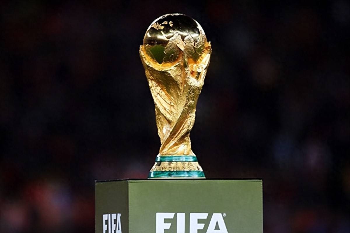 C罗本世纪左脚进球数位列第五，也是前十中唯一的非左脚球员（C罗本世纪左脚进球数第5，前十中唯一的非左脚球员）