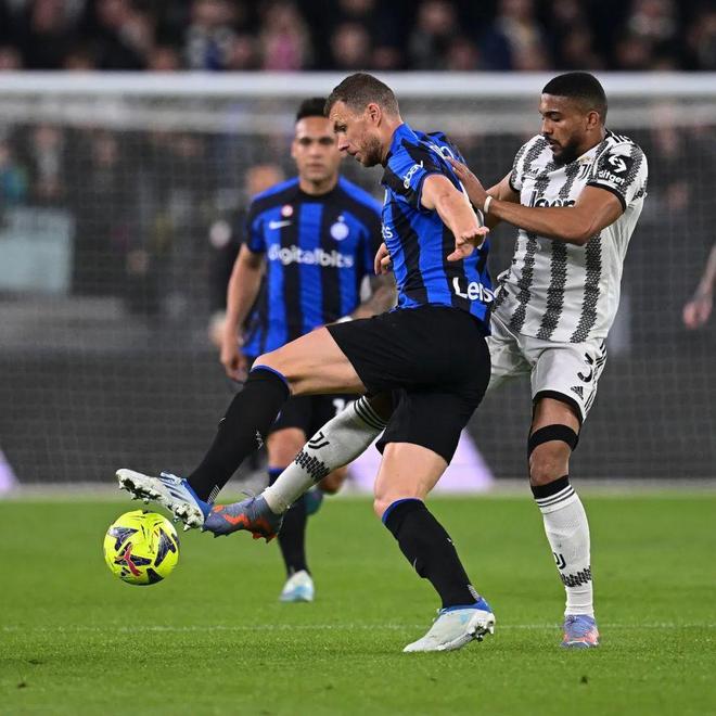 皇马全队状态正逐渐回升（皇马整体状态稳步回暖）